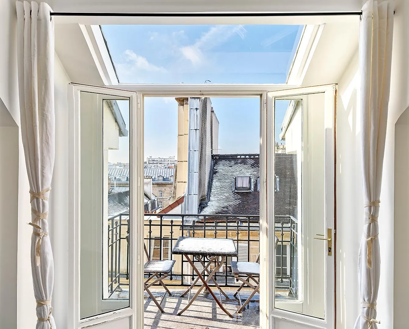 아파트 Saint Sulpice Towers *